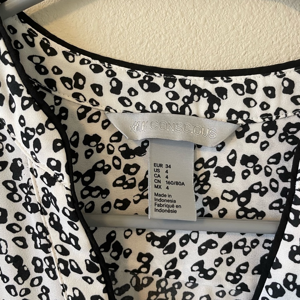 H&M blouse - Picture 2 of 2